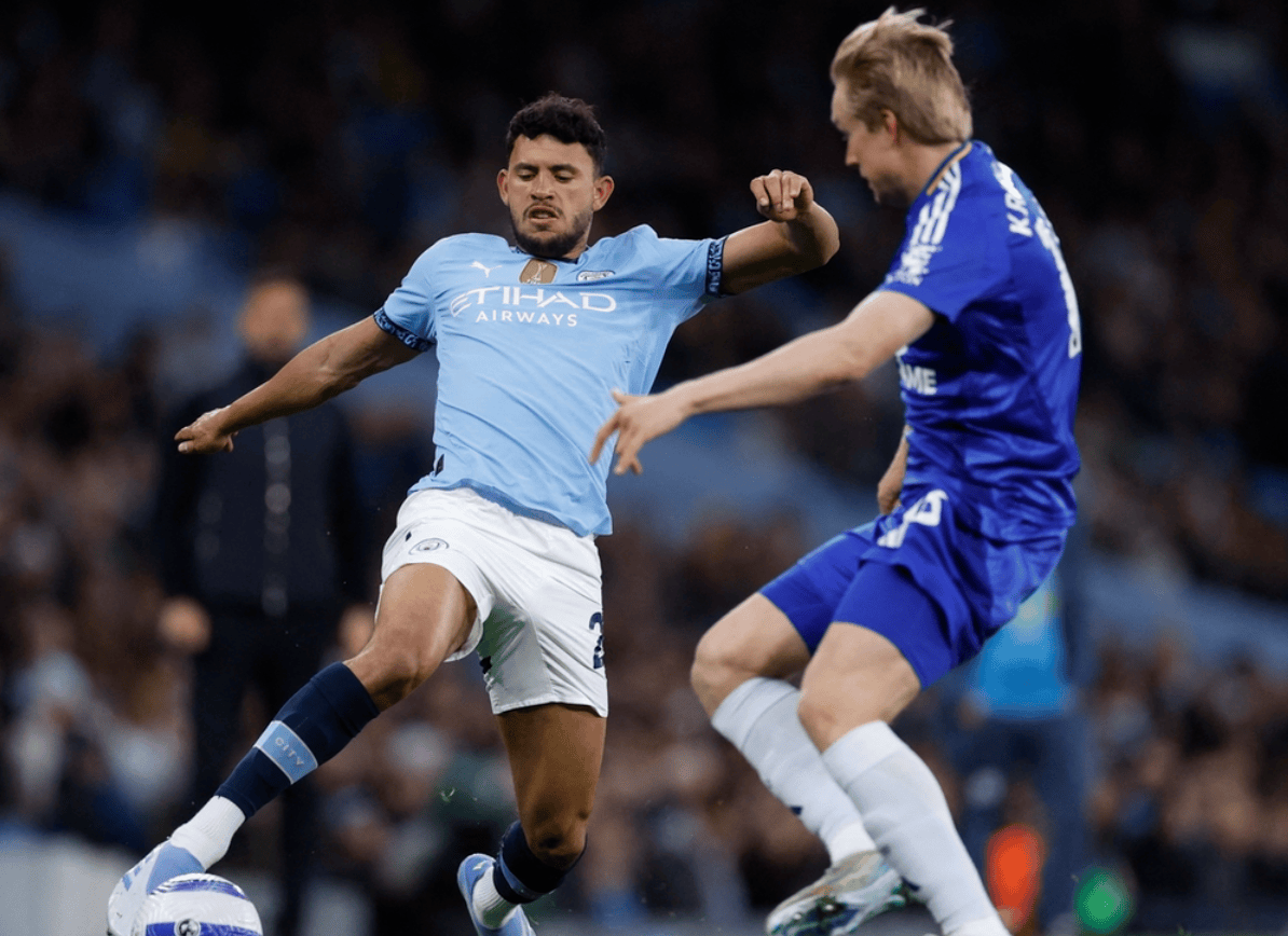 切尔西后卫紧急回防，英超强者都市英伦风